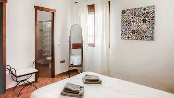 3 slaapkamers, een strijkplank/strijkijzer, wifi