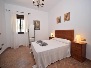 3 bedrooms, iron/ironing board, WiFi