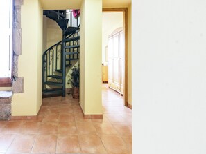 Interior - Cottage in Maians with Sea View & Pool (Maians-Castellfollit del Boix)