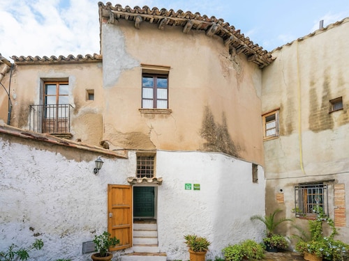 Cottage in Pacs near St. Marti Sarroca Castle
