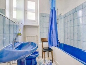 Bathtub