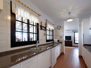 Fridge, microwave, oven, stovetop - Private Pool Near Beaches (Algarrobo)