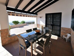 Outdoor dining - Private Pool Near Beaches (Algarrobo)