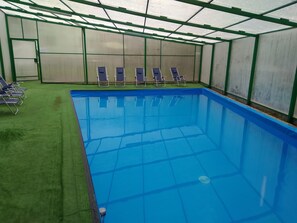 Innenpool, beheizter Pool