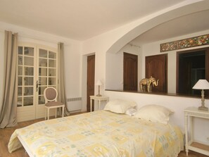 4 bedrooms, iron/ironing board, WiFi - Luxury villa with heated jacuzzi and garden (Le Muy)