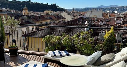 LE BOULEVARD DE NICE. Fabulous apartment by Nice Port/Air-Con/Lift