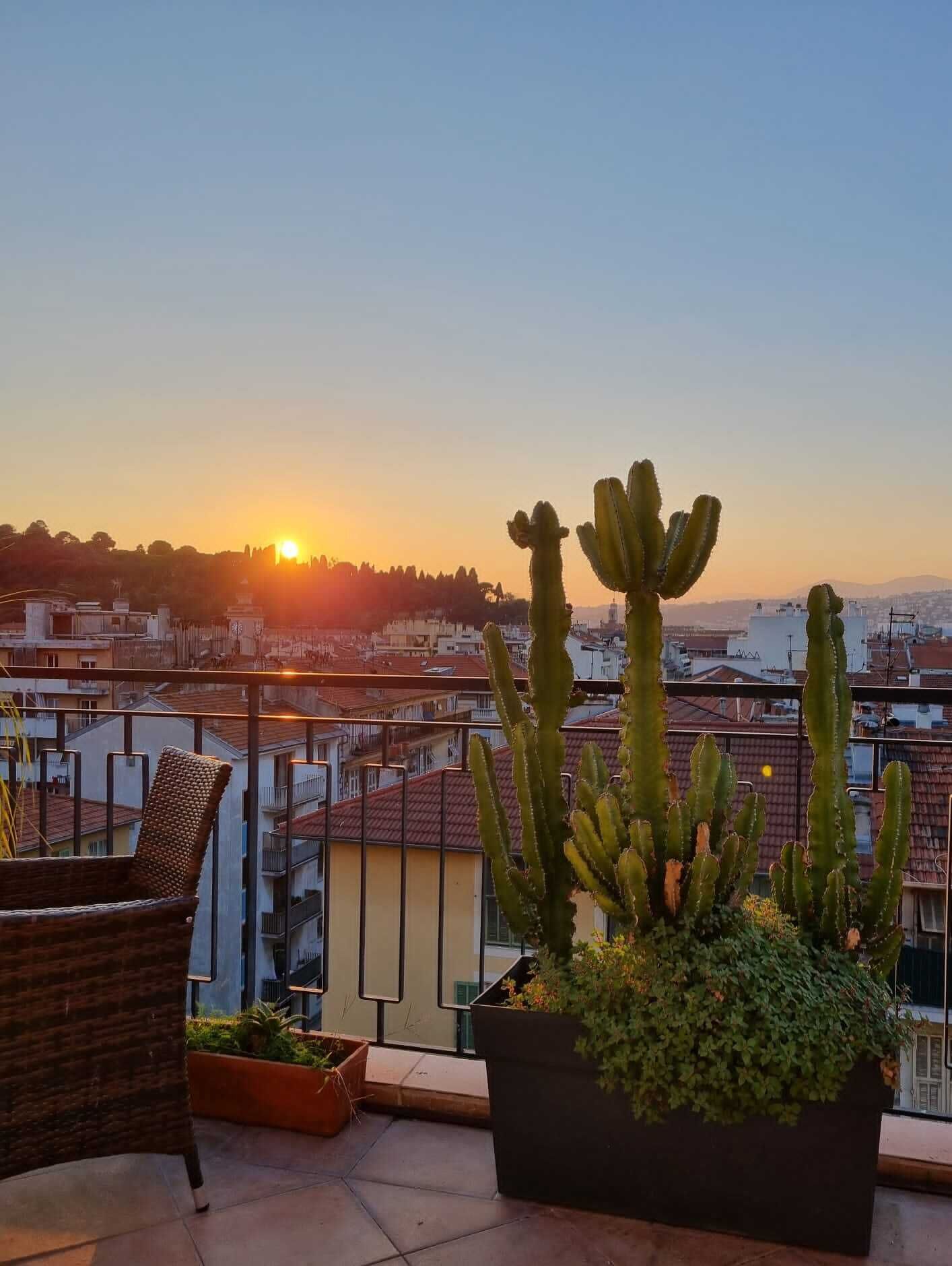 LE BOULEVARD DE NICE. Fabulous apartment by Nice Port/Air-Con/Lift