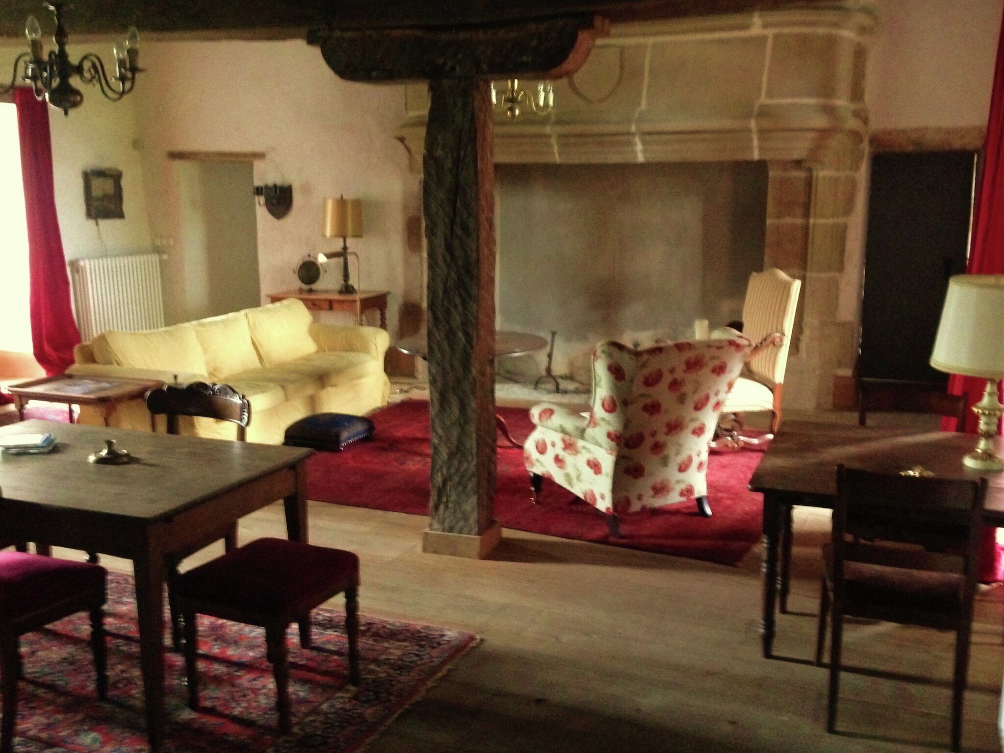 TV, DVD player, books, stereo