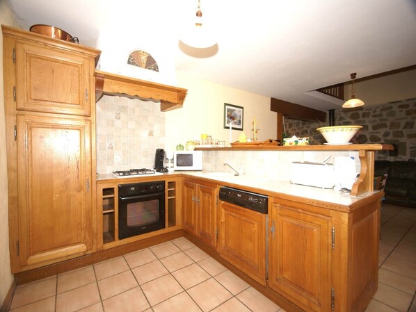 Microwave, oven, stovetop, dishwasher