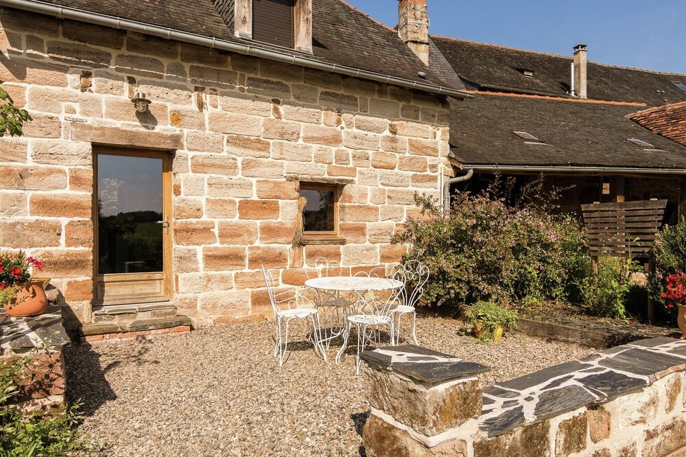 Comfy cottage in Saint Bonnet la Riviére with pool