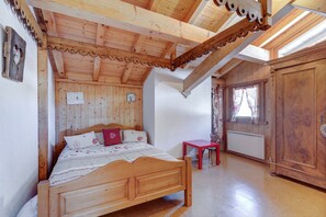 4 Schlafzimmer, Bügeleisen/Bügelbrett, kostenloses WLAN