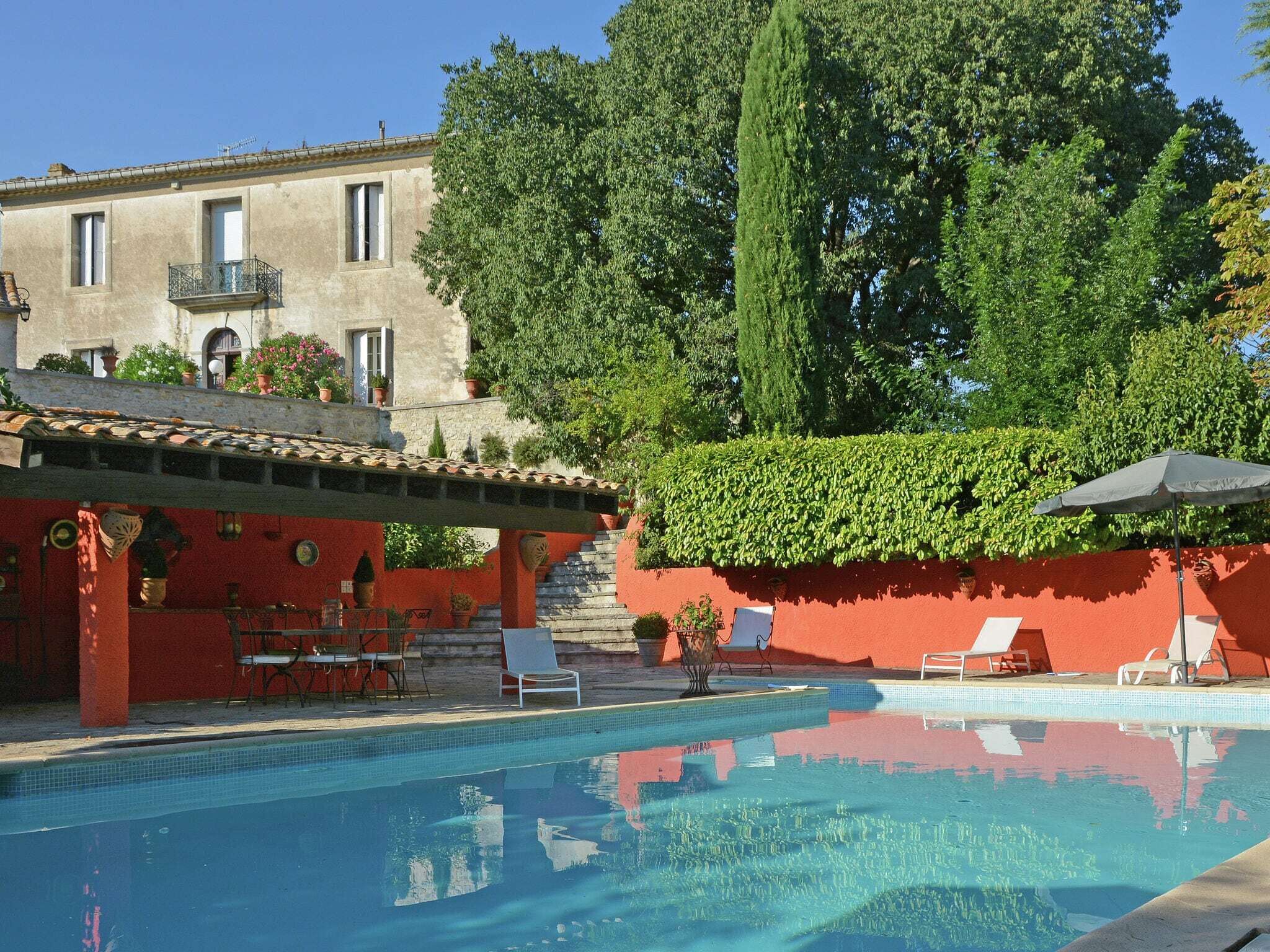 Elegant house with swimming pool in Hérault
