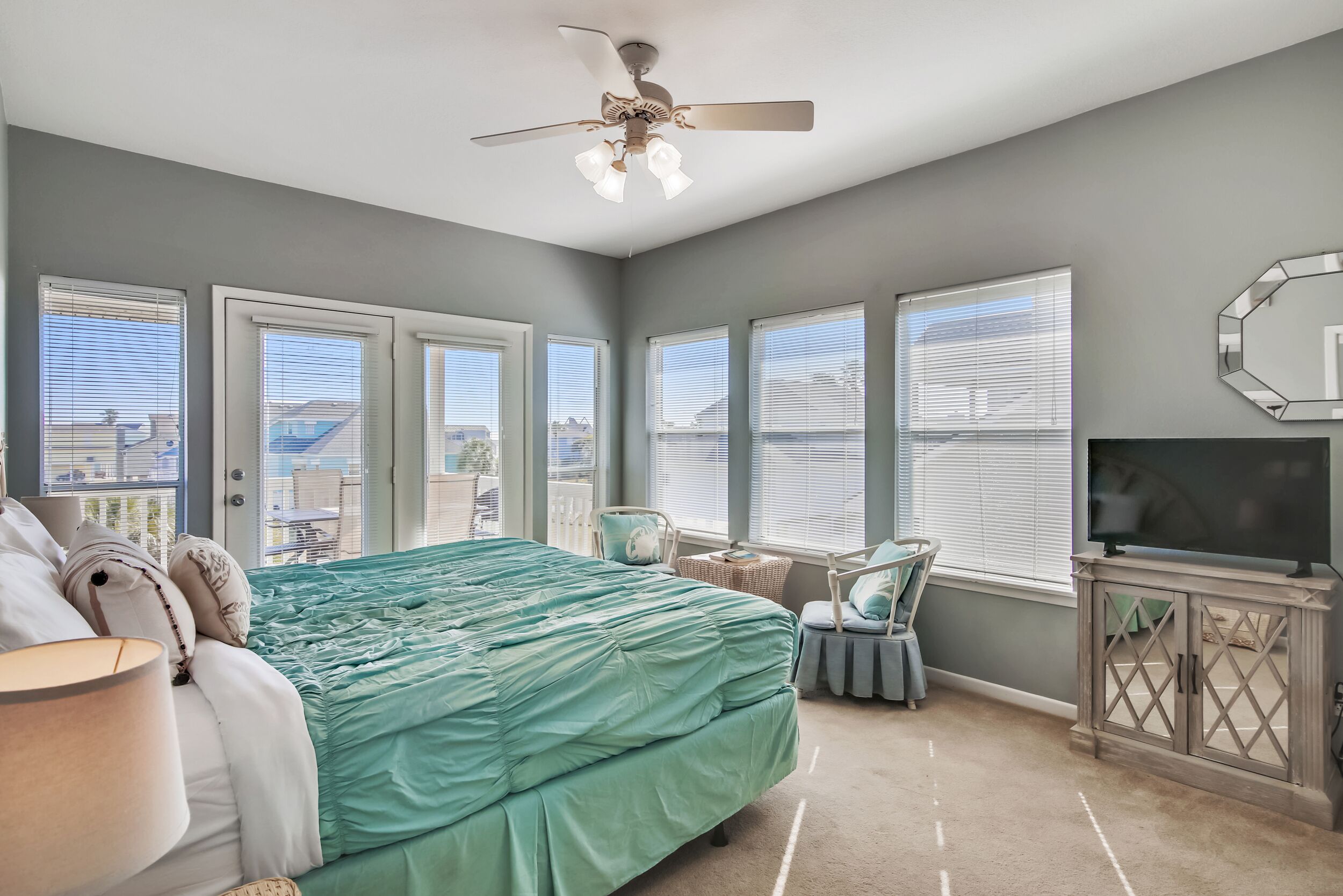 Mutiny on the Bounty | Beach View, Multiple Decks!