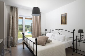 3 bedrooms, iron/ironing board, bed sheets, wheelchair access