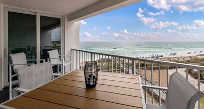 RECENTLY REMODELED ! Beautiful OCEAN VIEW! 2 FREE Beach chairs and umbrella!