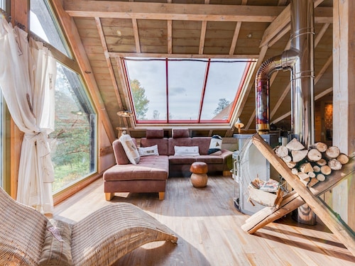 Mountain Stay Near Canal