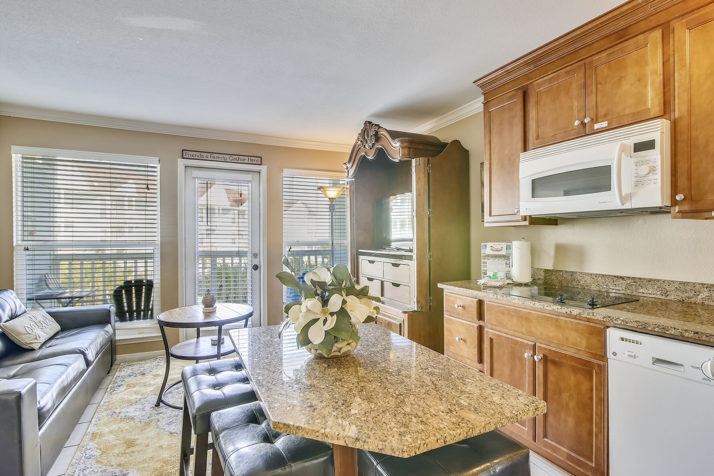 Seaside Fun | Community Pools, Private Balcony!