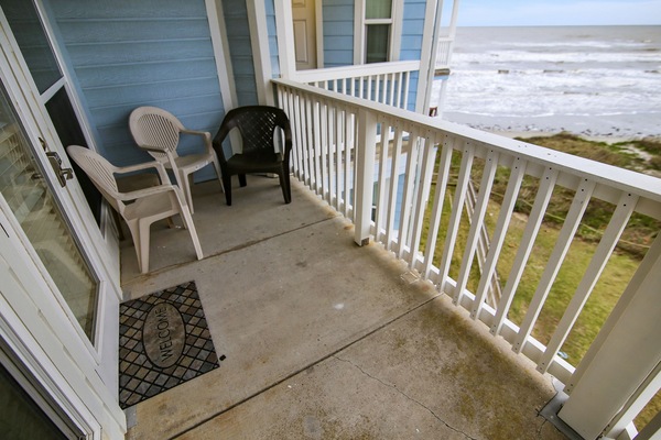 Dine Al Fresco - Bring dinner outside and enjoy it in the fresh air.