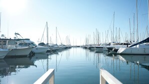 A marina with multiple boats docked in calm waters. - Mansion in Fréjus with Private Pool (Fréjus)