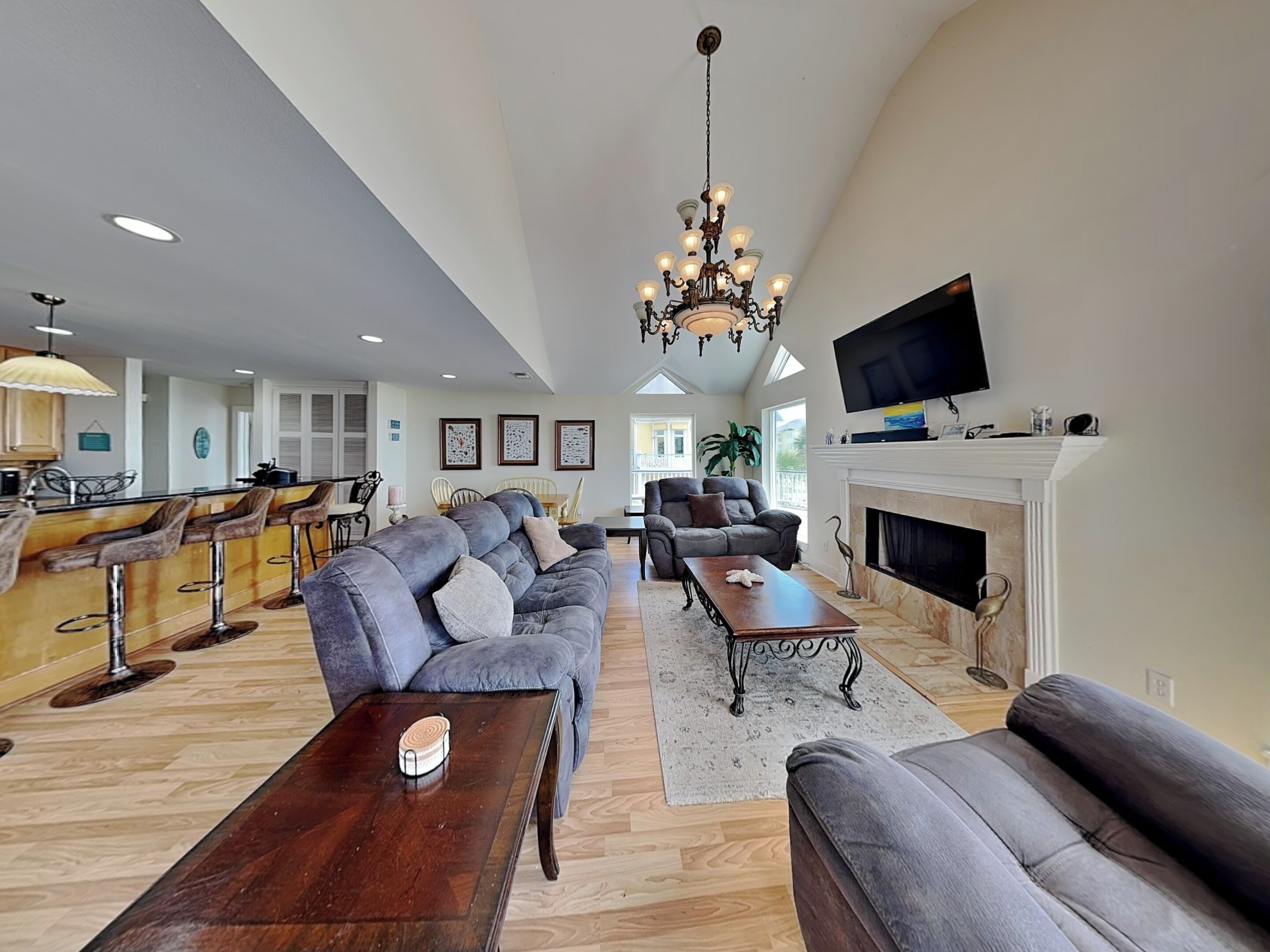 Summer Breeze | Pet Friendly, Gulf + Bay Views! - Galveston, TX