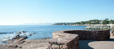 Platja a a prop