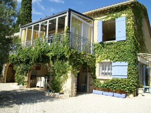 Exterior - Holiday Home in Piolenc near Roman Orange (Piolenc)
