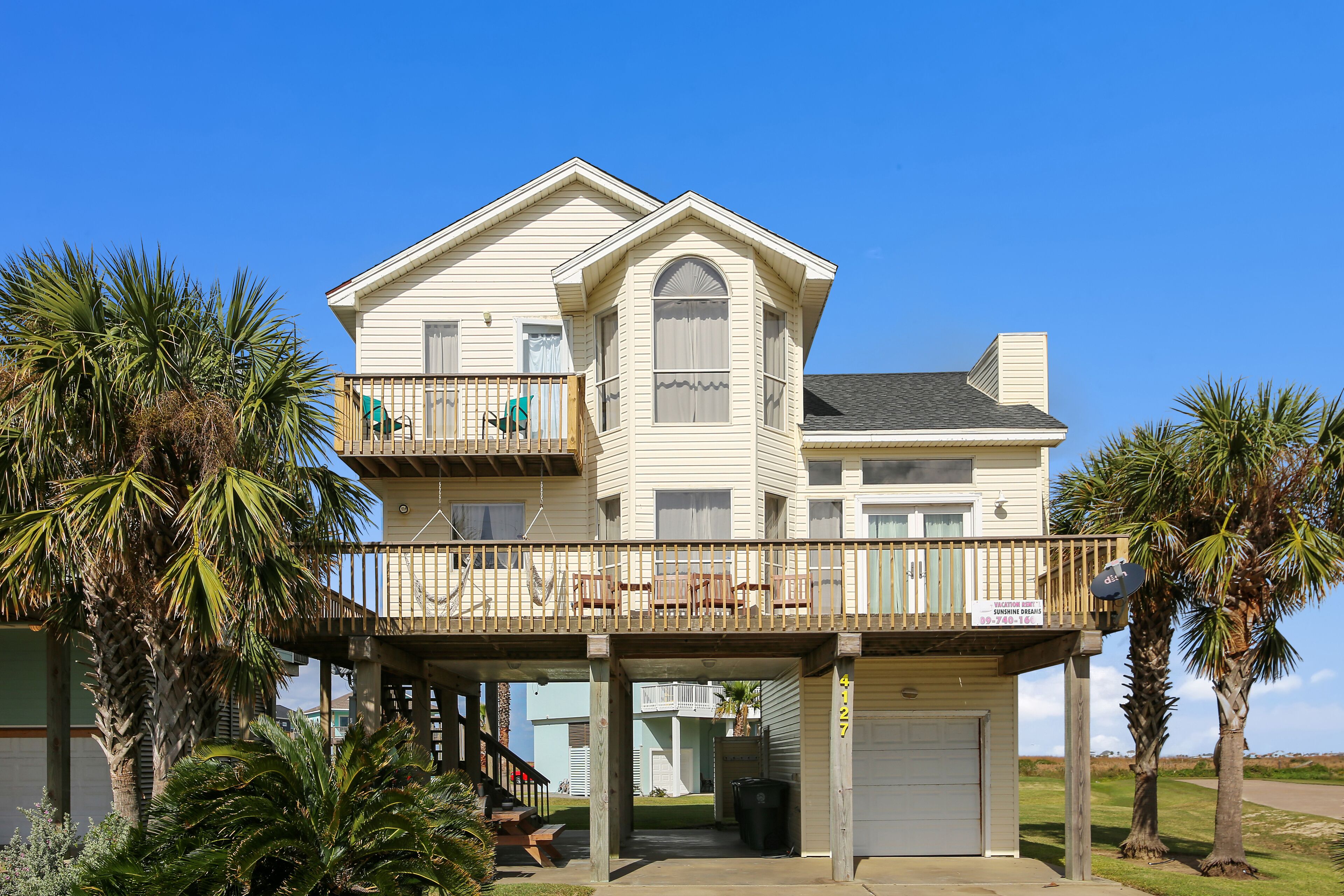 Sunshine Dreams | Gulf View, Walk to Beach!