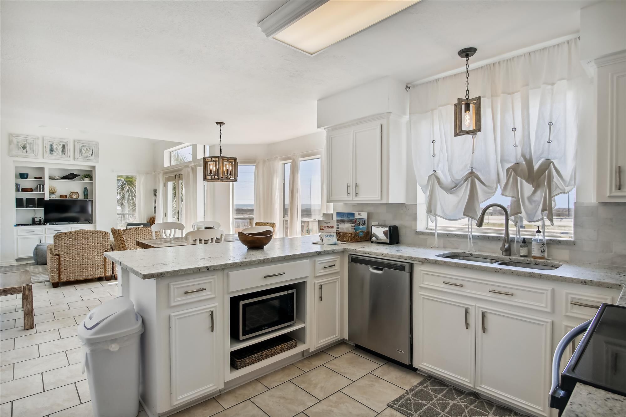 Sunshine Dreams | Gulf View, Walk to Beach!