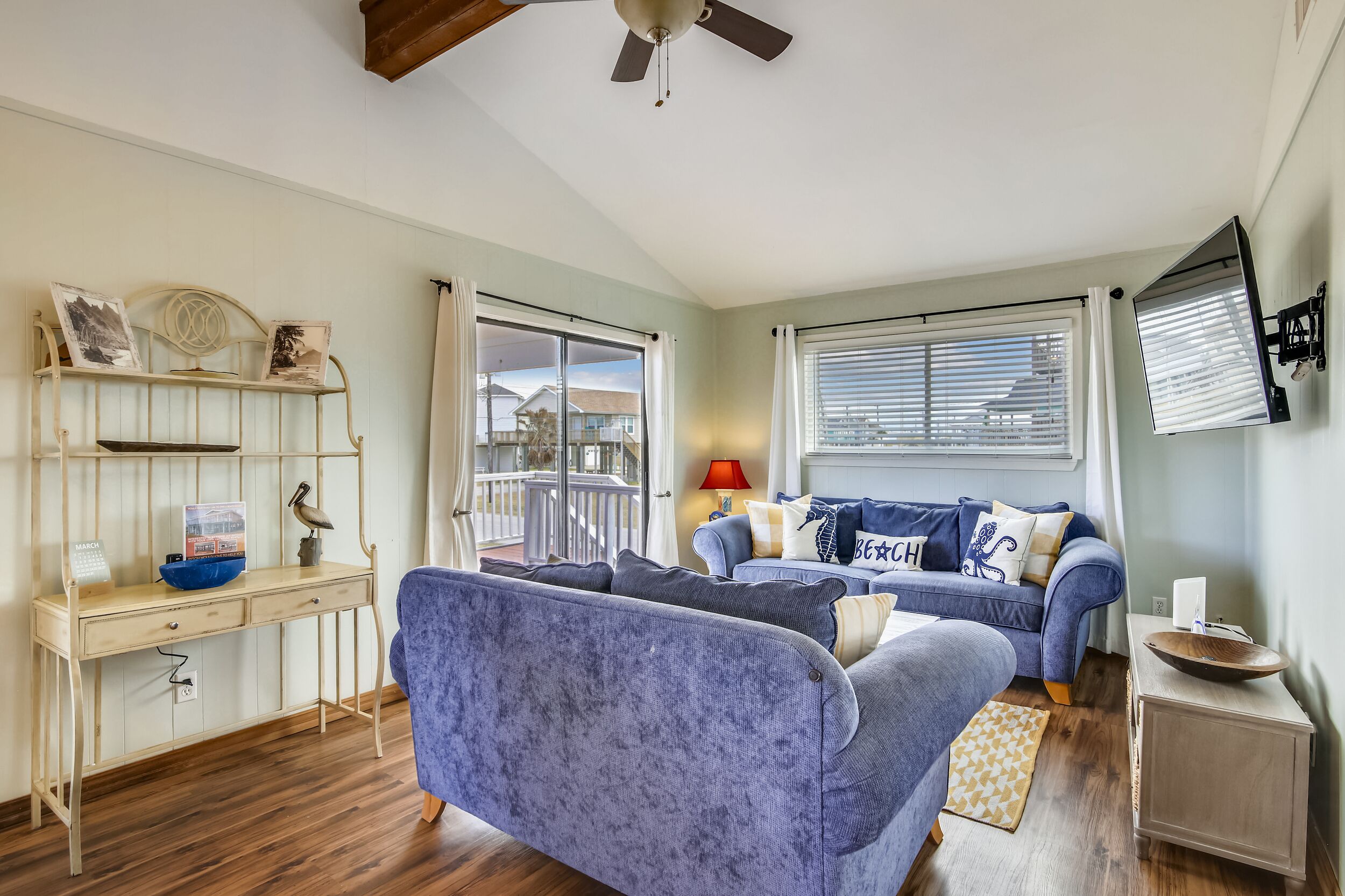 The Happy Clam | Private Pool, Charming Location!