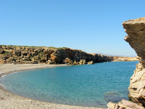 Una spiaggia nelle vicinanze