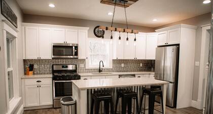 Deer Ridge - A peaceful 10 Acre Wooded Retreat