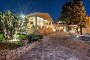 Exterior - Villa in Ripenda Kras with Pool and Sauna (Labin)