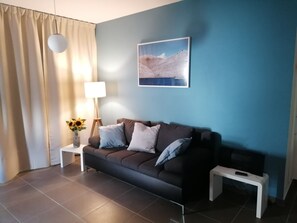 TV, DVD player, stereo - Apartment by the Beach in Dalmatia (Šibenik)