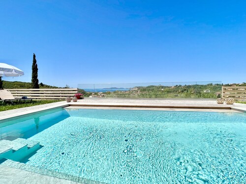 Luxury Villa Makris with private heatable pool