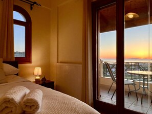 4 chambres, fer et planche à repasser, Wi-Fi gratuit, draps fournis