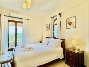 4 bedrooms, iron/ironing board, travel cot, free WiFi
