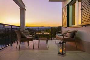 Terrace/patio - Villa in Croatia with Panoramic View (Glavina Donja)