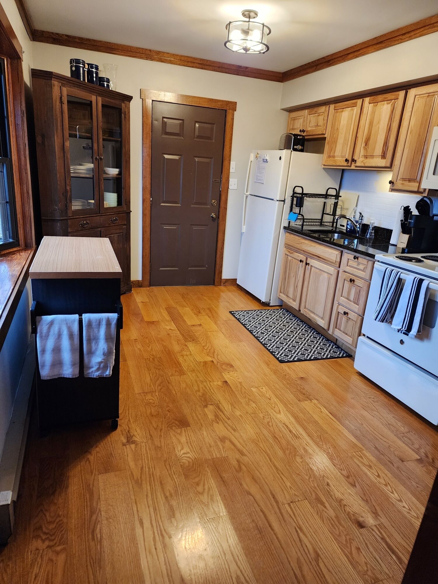 Cozy 3-bedroom cabin located in Wintergreen Resort