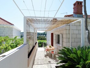 Outdoor dining - Sumptuous Apartment in Dubrovnik | Private Terrace (Dubrovnik)