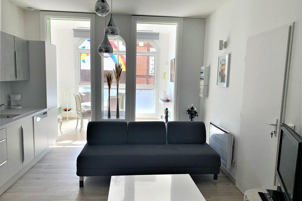 Loft + patio 800 m from lakes, forest, casino, SPA Forges les Eaux NORMANDY