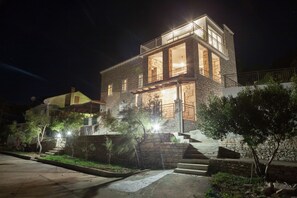 Exterior - Charming Villa in Vela Luka on the Beach (Vela Luka)