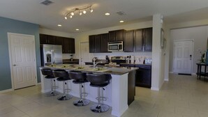 Villa, 5 Bedrooms | Private kitchen