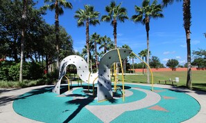 Area giochi per bambini (all'aperto)