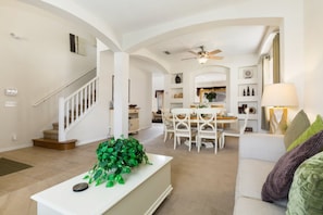 Villa, 6 chambres | Aire de séjour