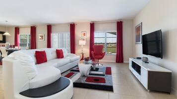 Villa, 5 Bedrooms | Living room