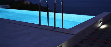 Beheizter Pool