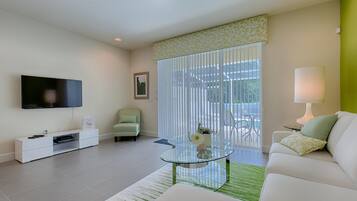 Townhome, 3 Bedrooms | Living room