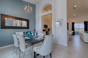 Stadtwohnung, 3 Schlafzimmer | Speisen