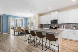 Pientalo, 3 makuuhuonetta | Yksityinen keittiö | Uuni, astianpesukone