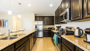 Unclassified image, 2 of 41, button - 2281 Providence by Orlando Holiday Rental Homes (Davenport)